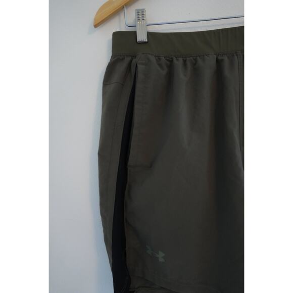 Under Armour Green Shorts Size Large - Picture 3 of 3